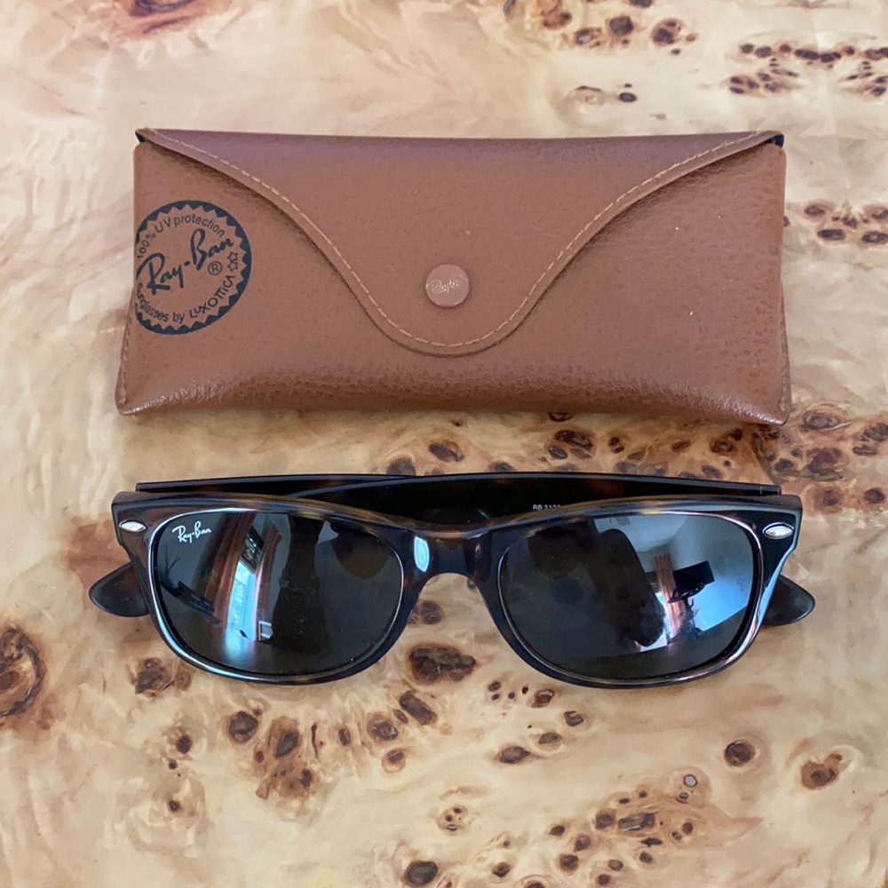 Ray-Ban wayfarer sunglasses